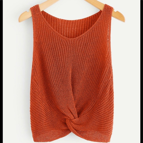 Tops - ✨NWOT Twist Knit Top